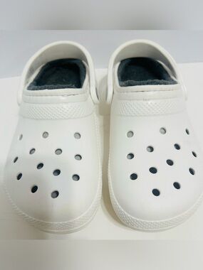 CROCS UNISEX ADULT CLASSIC LINED CLOG
WARM FUZZY COMFY WHITE SIZE 5 MENS|7
WOMEN